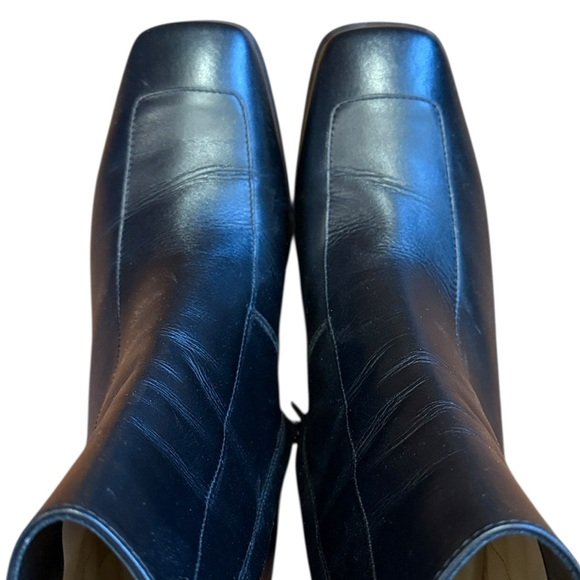 Banana Republic Black Lucca Leather Ankle Boot Italy 2.5” Heel Side Zipper 9 - Picture 5 of 16